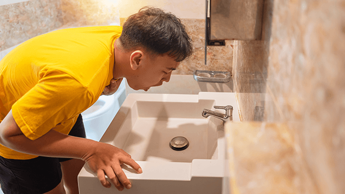 便秘に伴う吐き気の原因｜対処法と病院での検査が必要なケース